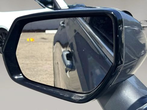 Used 2024 Cadillac XT4 Luxury w/ Cold Weather Package FWD image 14