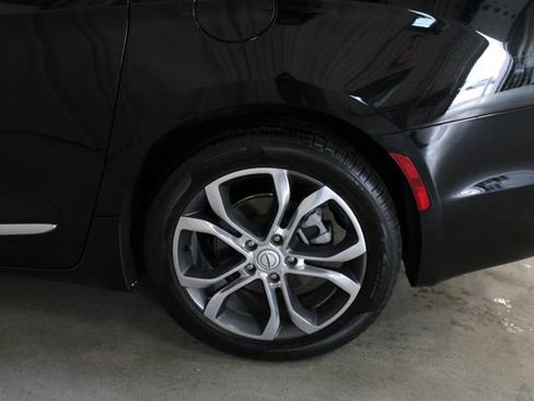 Used 2026 Chrysler Pacifica Pinnacle FWD image 32
