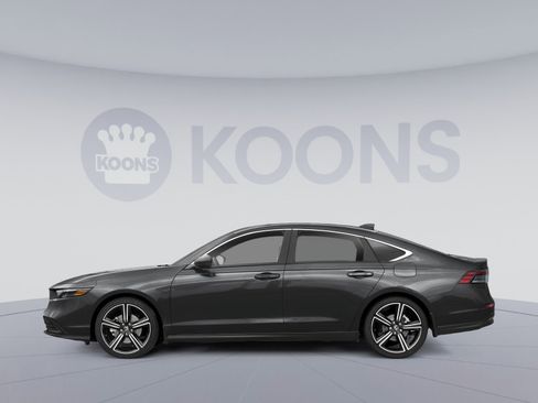 Used 2024 Honda Accord Sport image 4