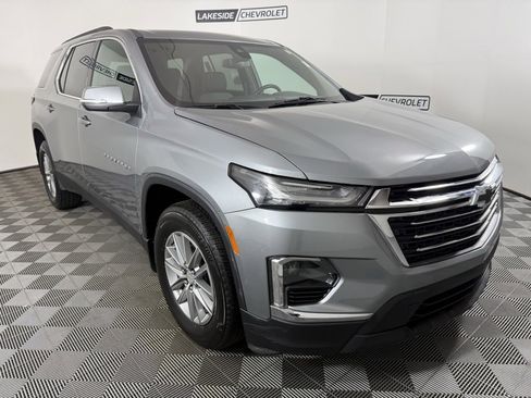 Used 2023 Chevrolet Traverse LT image 8
