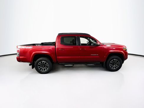 Used 2021 Toyota Tacoma TRD Sport w/ TRD Premium Sport Package AWD/4WD image 4