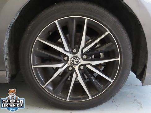 Used 2024 Toyota Camry SE image 28