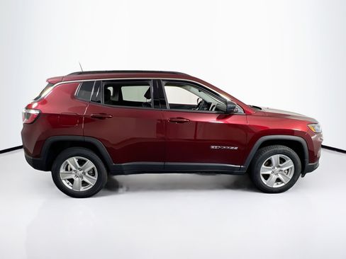 Used 2022 Jeep Compass Latitude AWD/4WD image 4