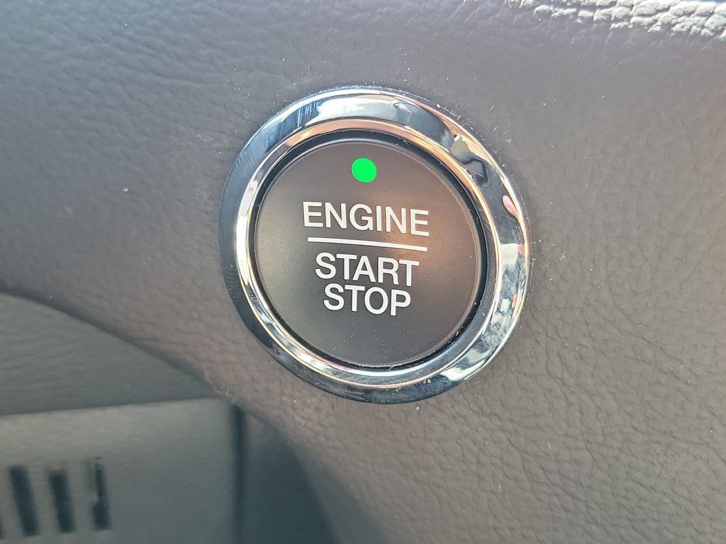 Used 2024 Ford Edge SEL AWD/4WD image 29