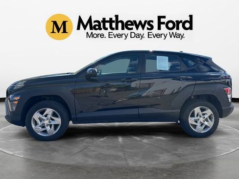 Used 2025 Hyundai Kona SE AWD/4WD image 2