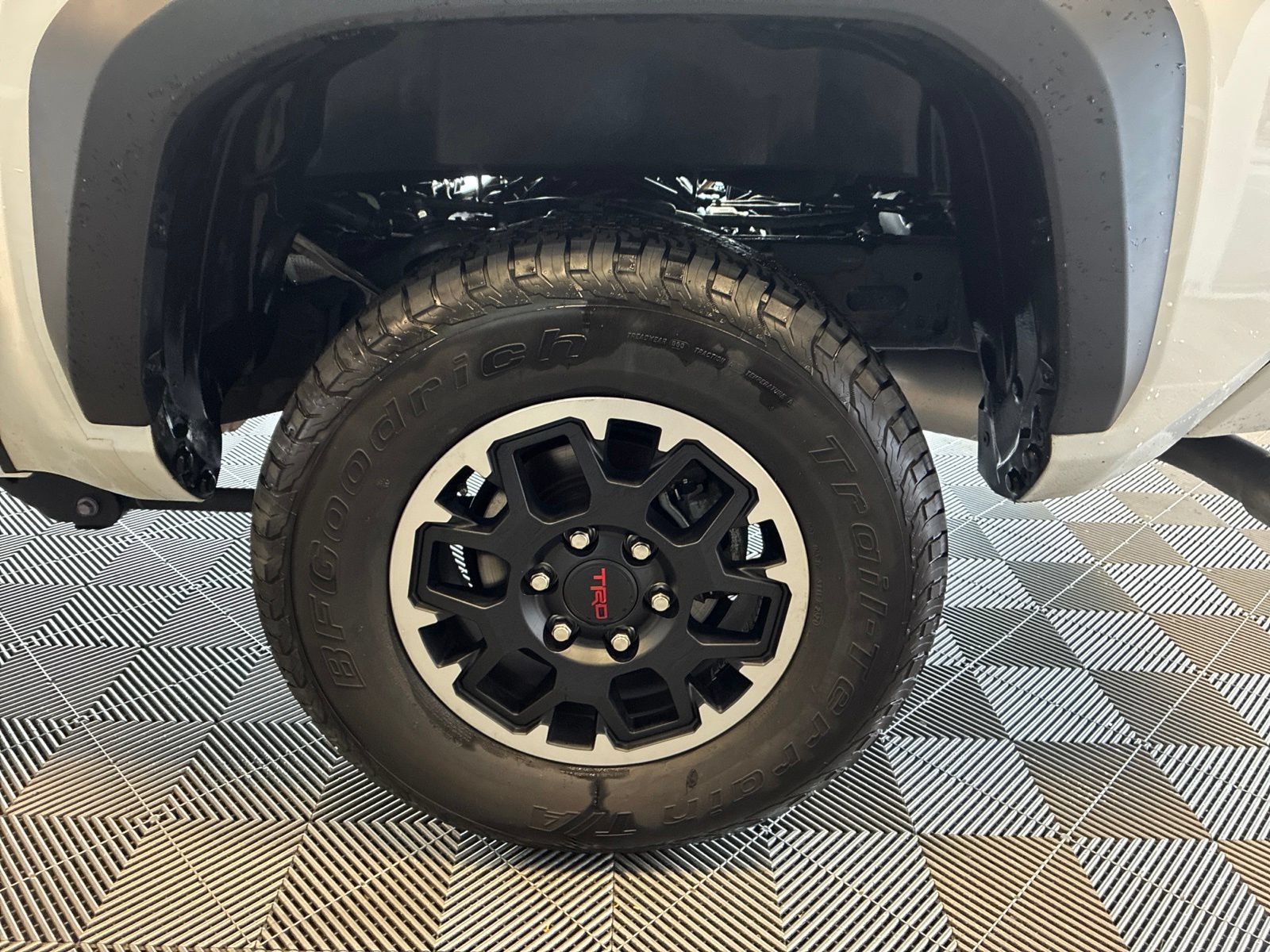 Used 2024 Toyota Tacoma TRD Off-Road AWD/4WD image 7