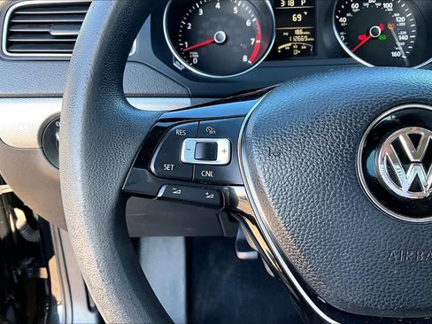Used 2015 Volkswagen Jetta SE image 17