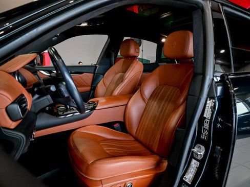 Used 2022 Maserati Levante GT image 14