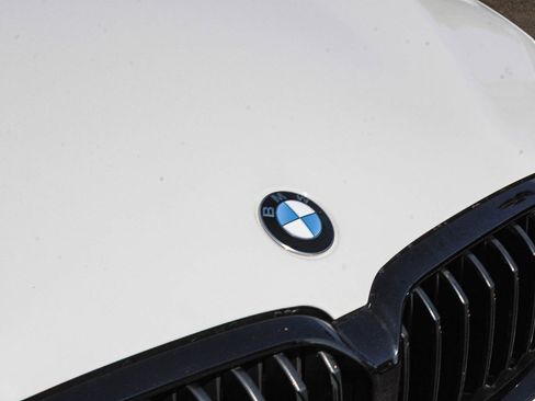Used 2023 BMW 540i w/ M Sport Package RWD image 9