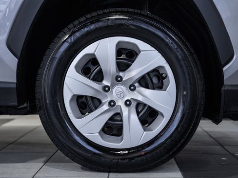 Used 2024 Toyota RAV4 LE image 13