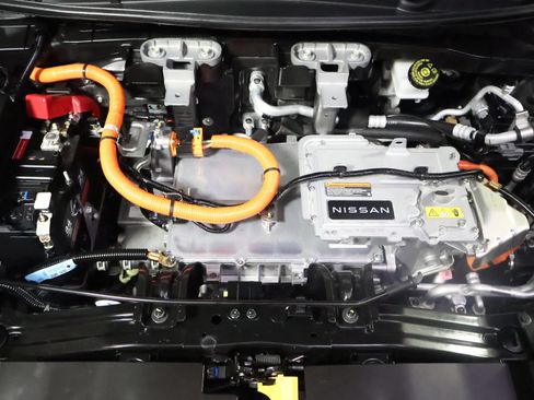 Used 2024 Nissan Ariya AWD image 22