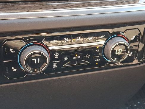 Used 2022 Chevrolet Silverado 1500 LT image 15