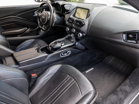 Used 2019 Aston Martin V8 Vantage Coupe RWD image 36