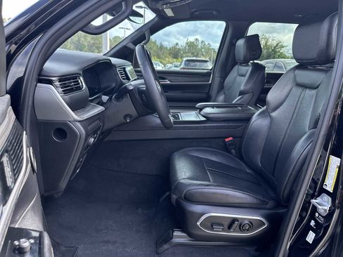 Used 2023 Jeep Wagoneer Series II image 15