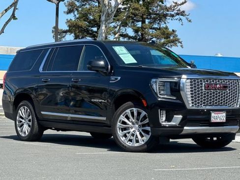 Used 2022 GMC Yukon XL Denali AWD/4WD image 2