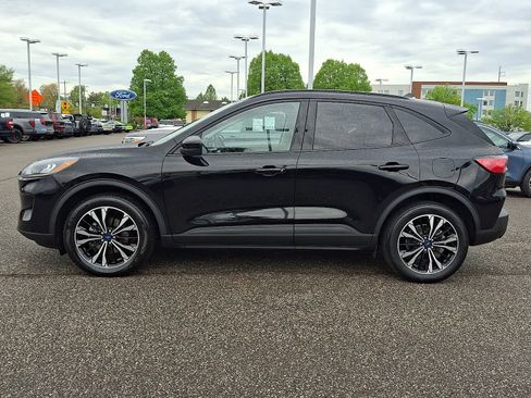 Certified 2022 Ford Escape SE w/ SE Sport Appearance Package image 6