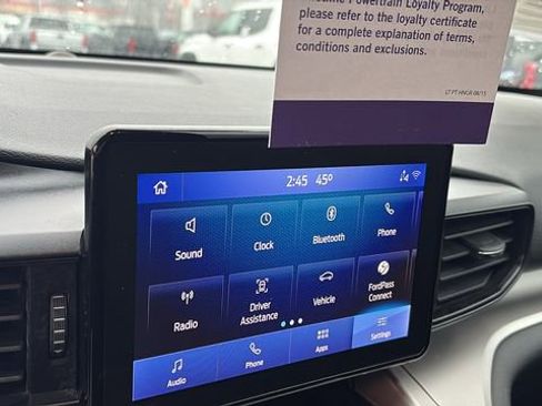 Used 2021 Ford Explorer XLT image 12