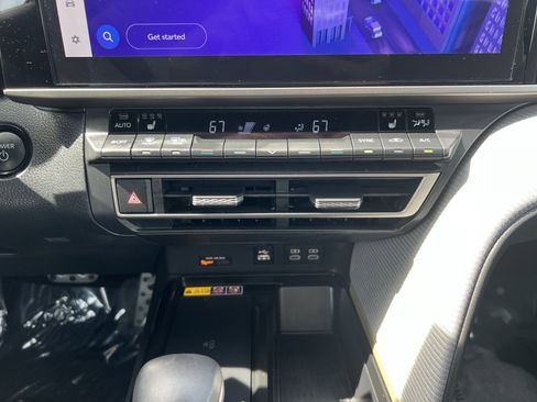 Used 2025 Toyota Camry SE w/ Multimedia Upgrade Package image 20