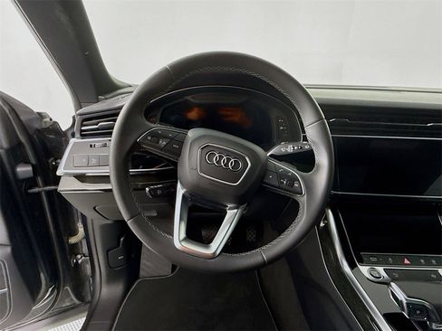 Used 2021 Audi Q8 Premium Plus image 12