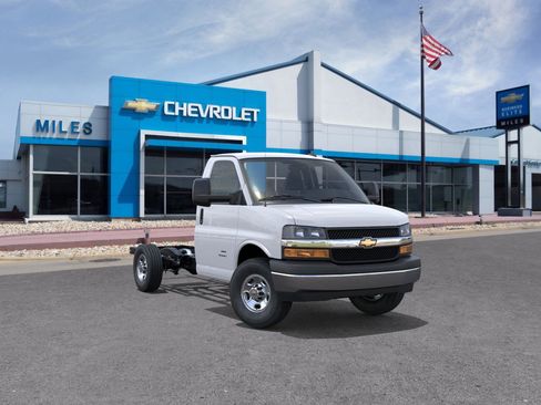 New 2025 Chevrolet Express 3500 w/ Power Convenience Package image 41