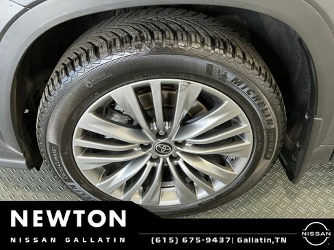 Used 2021 Toyota Highlander Platinum AWD/4WD image 68