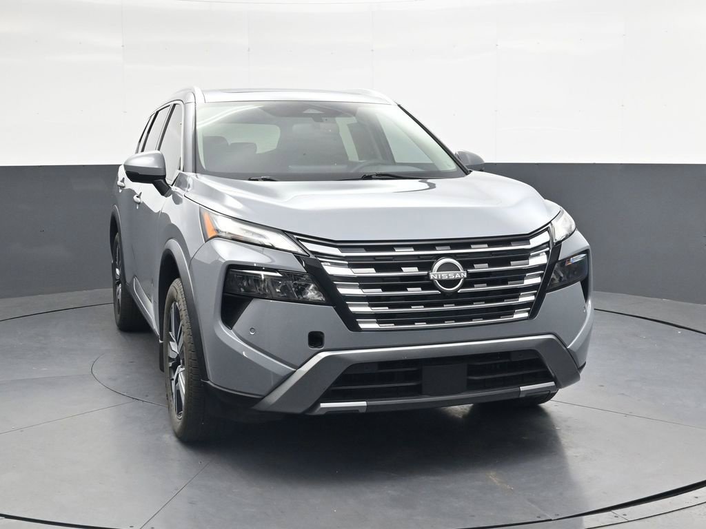 Used 2024 Nissan Rogue SL w/ SL Premium Package FWD image 2