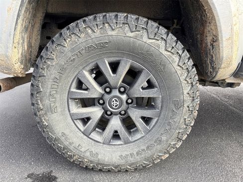 Used 2023 Toyota Tacoma SR5 w/ Technology Package image 14