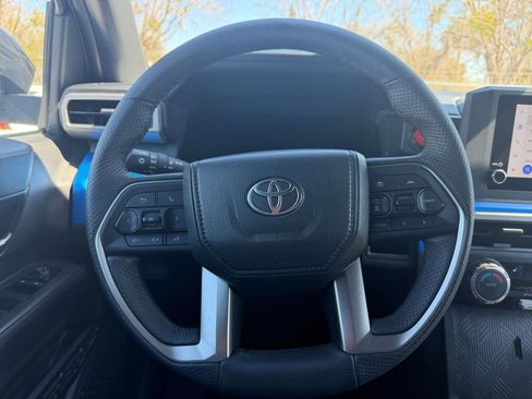 Used 2025 Toyota Tacoma TRD Off-Road image 25