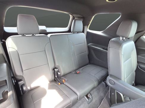 Used 2023 Chevrolet Traverse LT AWD/4WD image 19