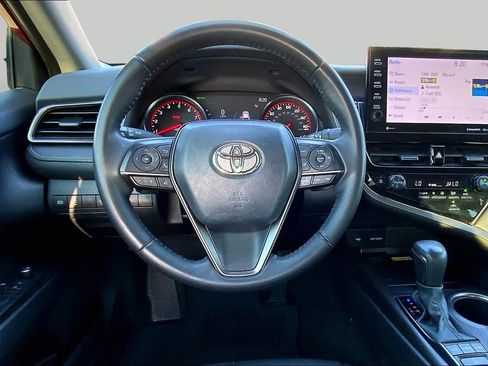 Used 2023 Toyota Camry XSE FWD image 7