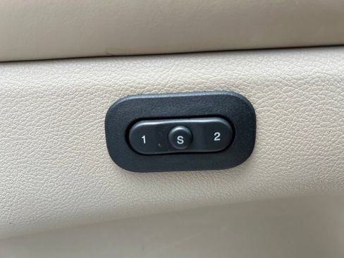 Used 2017 Jeep Grand Cherokee Overland w/ Jeep Active Safety Group AWD/4WD image 55