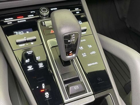 Certified 2023 Porsche Cayenne Platinum Edition AWD/4WD image 35