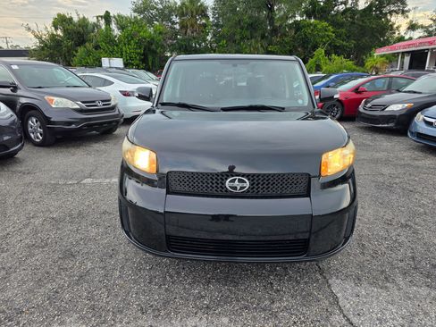 Used 2009 Scion xB FWD image 2