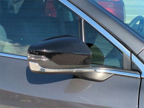 Certified 2025 Subaru Outback Limited image 12