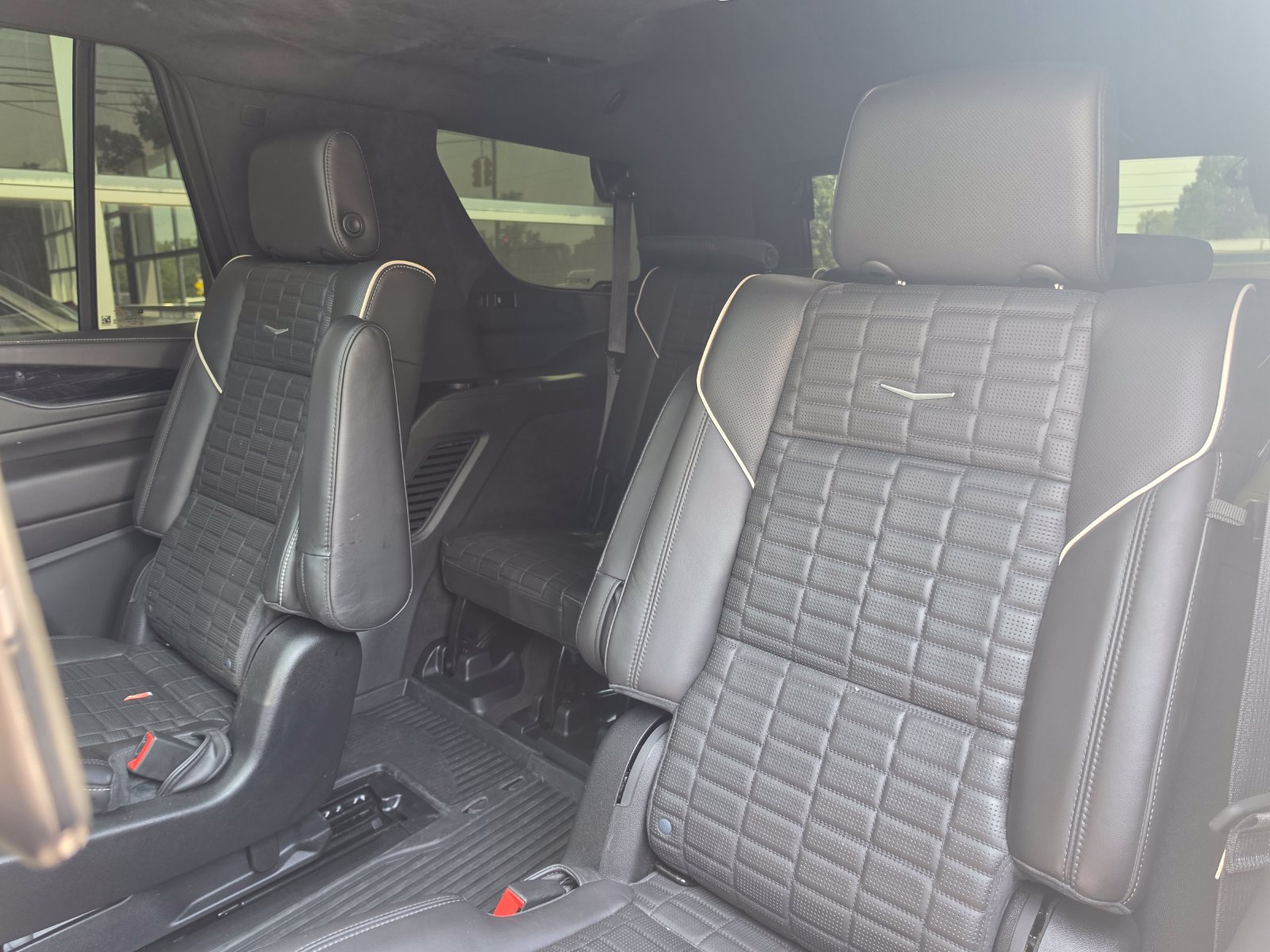 Used 2024 Cadillac Escalade V w/ LPO, ONYX Package AWD/4WD image 9