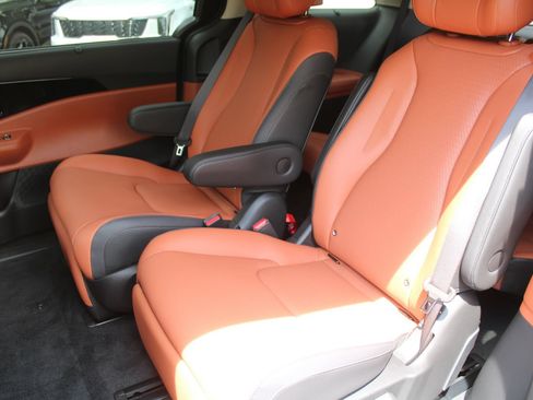 New 2026 Kia Carnival SX Prestige FWD image 7