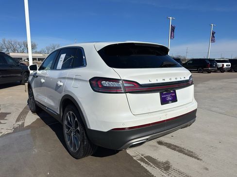 Used 2022 Lincoln Nautilus Reserve image 6