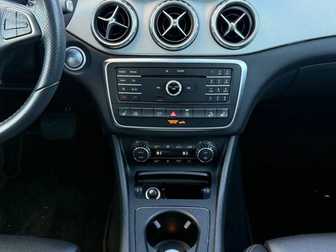 Used 2017 Mercedes-Benz GLA 250 4MATIC image 19