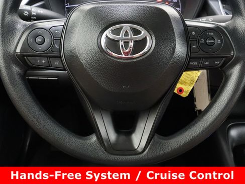 Used 2025 Toyota Corolla LE image 21