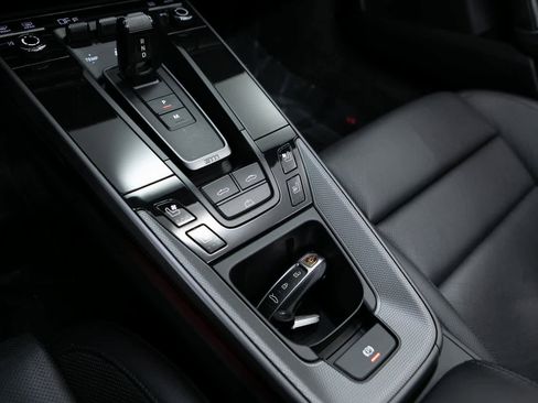 Certified 2022 Porsche 911 Carrera image 24