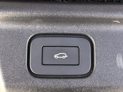 Used 2025 Land Rover Range Rover Long Wheelbase SE image 30