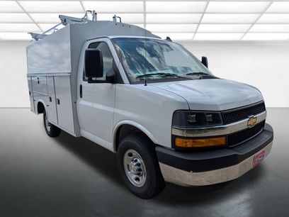 New 2026 Chevrolet Express 3500 w/ Power Convenience Package