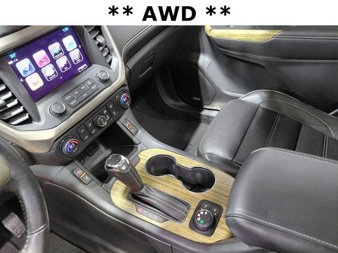 Used 2017 GMC Acadia Denali image 4