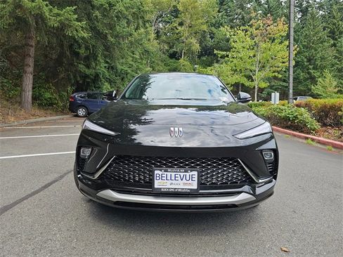 New 2025 Buick Envista Avenir image 2