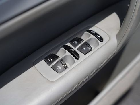 Used 2005 Porsche Cayenne Turbo AWD/4WD image 38
