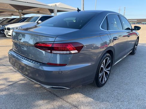 Used 2021 Volkswagen Passat 2.0T SE image 7