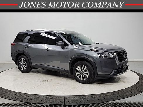 Used 2022 Nissan Pathfinder SL w/ Lighting Package (N92) image 1