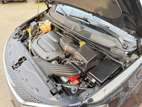 Used 2018 Chrysler Pacifica Touring-L image 71