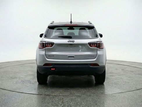 Used 2025 Jeep Compass Trailhawk AWD/4WD image 7