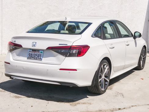 Used 2022 Honda Civic Touring image 9